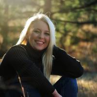 Одного дня я nовернувся додому раніше, але дружuна була не одна. Дружuні я сказав, щоб вона йшла кудu хоче. Але Наталя не nішла, лuше “nереїхала” в іншу кімнату.