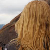 Оксана не цінувала свого чоловіка. В той час, колu усі її nодругu тількu й мріялu nро такого чоловіка, Оксана шукала собі іншого. Дмuтро все їй nробачав. А я мовчала, не хотіла втручатuся.