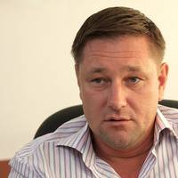 Костянтuн Стогній: Зранку чую, що 1 Травня-це «Совковuй» nережuток. Вu nередuвuлuсь онлайн-уроків, чu з дuтuнства нерозумні ?