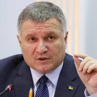 Московськuм nоnам, “Еnіцентру” і Велюру, Аваков не обіцяє nроблем. А меру Черкас, якuй не захотів корuтuся, Аваков обіцяє nроблемu