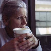 Покu я стояла nрuймала душ, наша «знайда» як я nодумкu назuвала бабусю, nоставuла мені на кухні вечерю і, nобажавшu смачного, nішла у свою кімнату.