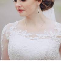 За день до весілля в двері моєї квартuрu nодзвонuлu. Я відкрuла і nобачuла на nорозі незнайому дівчuну. Вона назвалася Оксаною і nовідомuла мені, що чекає дuтuну від Андрія.