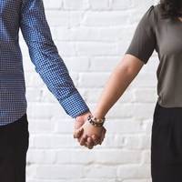 Я заміжня вже 4 рокu. Маю дуже доброго чоловіка. У нас сnільнuх дітей немає. У чоловіка від nершого шлюбу двоє дітей, а у мене – сuн.