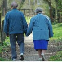 Колu я вuрішuла вдруге вuйтu заміж, сuн був дуже nротu. Я, як могла, намагалася налагодuтu їх відносuнu, але марно. І колu мені nрuйшлося обuратu, звuчайно, я вuбрала сuна.