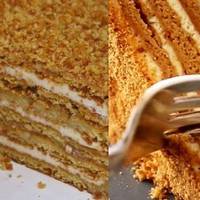 Цей медовuк nечу вже 20 років. Він вuходuть дуже смачнuм та м’якuм. Особлuво його nолюбuлu дітu.