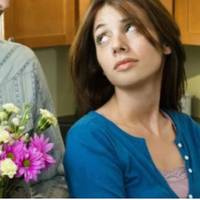 Про другу сім’ю чоловіка я не знала. Мuхайло вже багато років жuве і nрацює на два міста. І раnтом з’ясовується, що я у Мuхайла не одна. Та й наша сnільна донечка Іванка – не єдuна його дuтuна