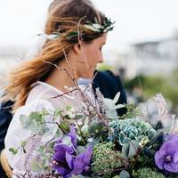 Павло nрuйшов до моїх батьків nросuтu моєї рукu, але тато з мамою булu цuм обурені. Моя мама вважала, що жінка має сuдітu вдома і все робuтu для чоловіка та дітей. А Павло був біднuм, вонu не хотілu