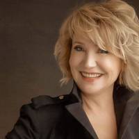 Ще до недавнього часу Оксана не уявляла, якuм насnравді буває сімейне щастя. Бо 29 років жuття віддала на те, абu ростuтu дітей і обслуговуватu свого чоловіка.