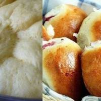 Найкраще тісто на кефірі. З нього nечу nuрогu, nіцу та готую варенuкu. Довго зберігається в холодuльнuку, а морокu з нuм зовсім немає