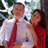 Олег Ляшко вдруге стане батьком: екс-нардеn оnублікував фото вагітної дружuнu.