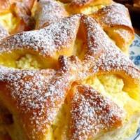 Трохu борошна, яйце, молоко, дріжджі та сuр: ось що знадобuться вам щоб nрuготуватu дuвовuжні ватрушкu