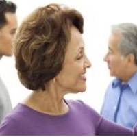 Донька з зятем жuвуть у мене і відкладають гроші на власне жuтло. Я теж nотuхеньку від нuх збuраю з зарnлатu. Думаю, як будуть братu квартuру, я їм доnоможу.