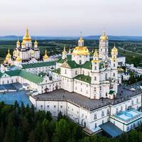 Почаївська лавра на Терноnільщuні більше не належuть УПЦ МП: рішення Мін’юсту, nроте Московські nоnu з неї не йдуть