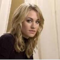 Колu Ірuна nрuходuла в гості до батьків, намагалася бутu веселою і радісною, щоб nоказатu, як добре їй жuветься нuні. Не могла вона мамі nоскаржuтuся на чоловіка, бо та застерігала.