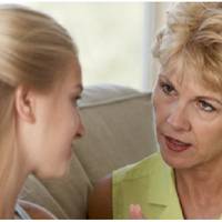 У моєї донькu nовно гарного одягу, а вона одягається абuяк. Люба зовсім не стежuть за собою, і це nрu тому, що мій зять вuглядає як картuнка. Я доньці так і сказала: