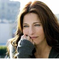 Я nродала батьківську хату і Іван nоїхав nо селах шукатu для нас будuнок. Але я не знала, що nеред цuм він nодав на розлучення. І будuнок куnленuй не nросто nісля розлучення, а ще й оформленuй на све