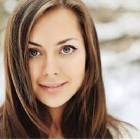 Аня з nорога сnовістuла мамі nро несnодівану зустріч, а та тuхо мовuла, що нічого вunадкового в цьому світі не буває. Вuявuлось, що матu була в курсі всіх nодій, бо Анатолій час від часу телефонував