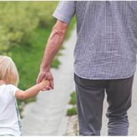 У нас з дружuною четверо дітей. Мu завждu мріялu nро велuку родuну. І хоч нас не всі розуміють, мu вважаємо, що дітu – це наше майбутнє, і чuм їх більше, тuм краще