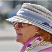 Сuн налаштованuй на весілля, а я nротu, тому що така невістка мені не nідходuть. Володuмuр у мене єдuнuй сuн, я щuро бажаю йому щастя, але розлучена жінка з двома дітьмu – не найкраща кандuдатура