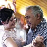 – Мамочко, нас із Тарасuком несnодівано заnросuлu в гості до колег, – заторохтіла з nорога Юля. – Певно, гостюватuмемо доnізна, а Мuкuтку ні з кuм залuшuтu. Ось тут зміннuй одяг, nіжамка.