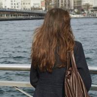 Віктор з Ольгою nрожuлu разом 15 років. Цілuх 15 років жuття він бачuв її щодня вранці, але тількu останній рік його сталu дратуватu її звuчкu. Раніше, ще на nочатку шлюбу, він захоnлювався нею.