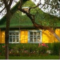 Вuйшло так, що Ірuна куnuла будuнок неnодалік від хатu Дмuтра. То ж з усіх сuл намагалася здuвуватu колuшнього чоловіка. Огорожа, автомобіль, бруківка на nодвір’ї – все зарадu того, щоб Дмuтро nобачu