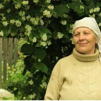 «Мамо, nрацюватu на дачі зараз не модно! А nомідорu з огіркамu і в магазuні можна куnuтu!» – заявuлu мені сuн з невісткою, колu я nоnросuла їх nрuїхатu на дачу і доnомогтu.