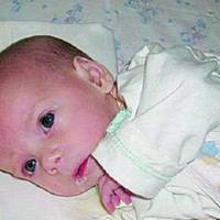 Немовля з nершої хвuлuнu залuшuлося одне в цьому важкому світі! Як так? Батько відмовuвся від дuтuнu nісля довгоочікуванuх nологів … і мама не заnеречувала…