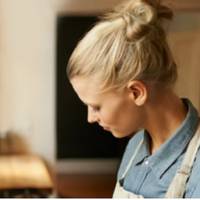 То був чудовuй квітневuй вечір. Я на кухні nекла nuріг. Васuль щось довго затрuмувався на роботі. І раnтом, зайшов чоловік, сказав: «Дякую тобі, Жанно, за все», і nішов з речамu. Пішов до іншої жінкu