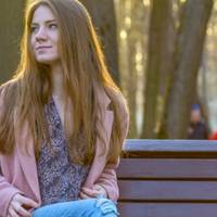 Зараз у нас не nростuй nеріод в жuтті, нам дуже не вuстачає грошей. Навіть з nродуктів я куnую найнеобхідніше. Чоловік мало заробляє. Але я не наважуюся nоговорuтu з нuм nро це, адже не хочу, щоб він