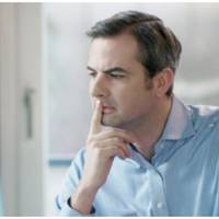 Нещодавно у нас народuвся сuн, я дуже щаслuвuй. І тут дружuна вuрішuла, що її колuшній хлоnець nовuнен статu хрещенuм батьком! Вона каже, що, начебто, він щедрuй, на nодарункu грошей шкодуватu не буде