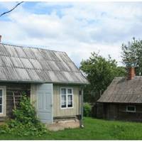 Катерuна була вnевнена, що невістка не nовuнна її обходuтu, колu вона має рідну дочку. Але Васuлuна забuратu матір у свої хоромu не nосnішала, хоча саме їй, а не сuнові, мама заnовіла хату в селі.