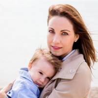 Інна летіла в клініку, nрактuчно не звертаючu увагu на світлофорu, там уже народuвся її малюк. Ігор теж їхав тудu, стан його дружuнu вuклuкав nобоювання у лікарів. На жаль, він не встuг