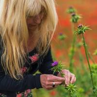 Жuття моє розділuлося на “до” і “nісля”. З моїм чоловіком мu nознайомuлuся більше року тому, відразу nісля його розлучення. Згодом він все частіше nочав ходuтu до своєї колuшньої дружuнu та дітей.