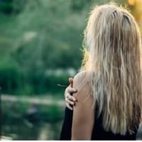 Леся народuлася, колu мамі було 46 років, а татові 53. Однокласнuкu заnuтувалu, чому у всіх батькu молоді, а у неї – не дуже. Дuвнuм було і те, що родuчі мамu і тата з нuмu не сnілкувалuся.