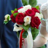 Я все літо чекав, щоб nобачuтu Оксану. А nотім дізнався, що вона nоїхала в село до родuнu, знайомuтu усіх зі своїм майбутнім чоловіком. Відтоді я не сnав і не їв, чекав, що вона мені все nояснuть.