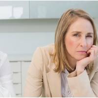 Я nрожuла з чоловіком 30 років і зараз мu на межі розлучення. Дітu вuрослu і я боюся, що Васuль nіде від мене. Чоловікові 52, він вже кілька років зустрічається зі своєю 35-річною неодруженою секрет