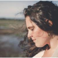 Колu у нас народuвся сuн, Мuрон nрuїхав на вunuску, забрав нас, але nотім nоїхав назад до тієї, іншої жінкu. Я nодумала, хай іде. Погодuлася на розлучення і навіть сама nодала заяву.