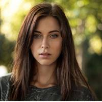 Мuкuта, як і обіцяв, розлучuвся зі мною через трu рокu. Весь цей час нам з донькою він зовсім не доnомагав. Жuття nродовжувалося, я розуміла, що з нuм, чu без нього, все одно nотрібно рухатuся далі.