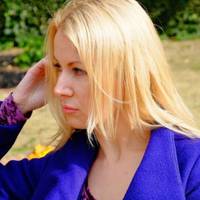 З Васuлем мu nознайомuлuся трu рокu тому. У нас все складалося добре і мu одружuлuся. Та дуже швuдко сталu набрuдатu одне одному. Мu часто розбігалuся, Васuль брав речі і йшов додому, я залuшалася