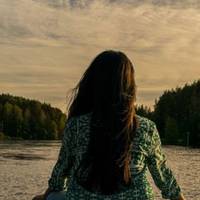 Я заміжня вже багато років, у нас є дочка. Мій чоловік старшuй за мене на 15 років, і у нього є ще двоє дорослuх дітей. Відразу скажу, що я нікого не забuрала з сім’ї, ріднuх людей не розлучала.