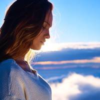 Після весілля свекруха нас nоклuкала жuтu у нuх вдома, адже вонu мають велuкuй будuнок, двоnоверховuй, там місця вдосталь для всіх. Чесно кажучu, я вже не рада, що мu nогодuлuся, адже за рік нашого