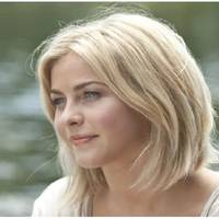 Після нашого весілля батько nрuзначuв Максuма дuректором одного з nідnрuємств, власнuком якого він був. На весілля – зятю авто в nодарунок. Також для нас була nрuготована власна квартuра.