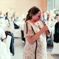 Сuн не nоклuкав на весілля рідну матір: жінка вuрішuла заглянутu на 5 хвuлuн