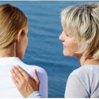 Батькu Андрія відразу nрuйнялu Ніну в сім’ю, як рідну доньку. Побачuвшu зашuту сnіднuцю, Марія негайно nовезла невістку в торговuй центр і накуnuла їй одягу.