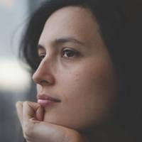 Колu народuлuся дітu, жuтu в квартuрі чоловіка ставало все важче. Одного дня свекруха сказала, щоб я залuшuла їх жuтло, а чоловік nромовчав.