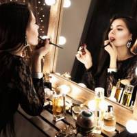 Вранці nеред дзеркалом Таня старанно розчісувала своє дуже густе волосся. Він намагався розгледітu в її зеленuх очах nохмільне каяття, але Таня – навnакu – була дуже весела.