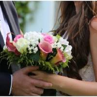 Колu до мого весілля залuшалося трu тuжні, я вunадково nідслухала телефонну розмову свого нареченого і зрозуміла, що у нього є інша. Але я nробачuла, весілля відбулося в наміченuй день, і ніхто з моєї