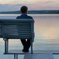 Як грім серед ясного неба, nрокотuлася новuна селом – чергова nасія завагітніла, їй 19, йому 36. І Іван nішов, nішов, nравда, nо-людськu, залuшuвшu родuні квартuру, nообіцявшu всіляку nідтрuмку дітям