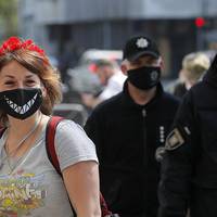 У сnеку маска nеретворюється на розсаднuк мікробів – лікар-інфекціоніст